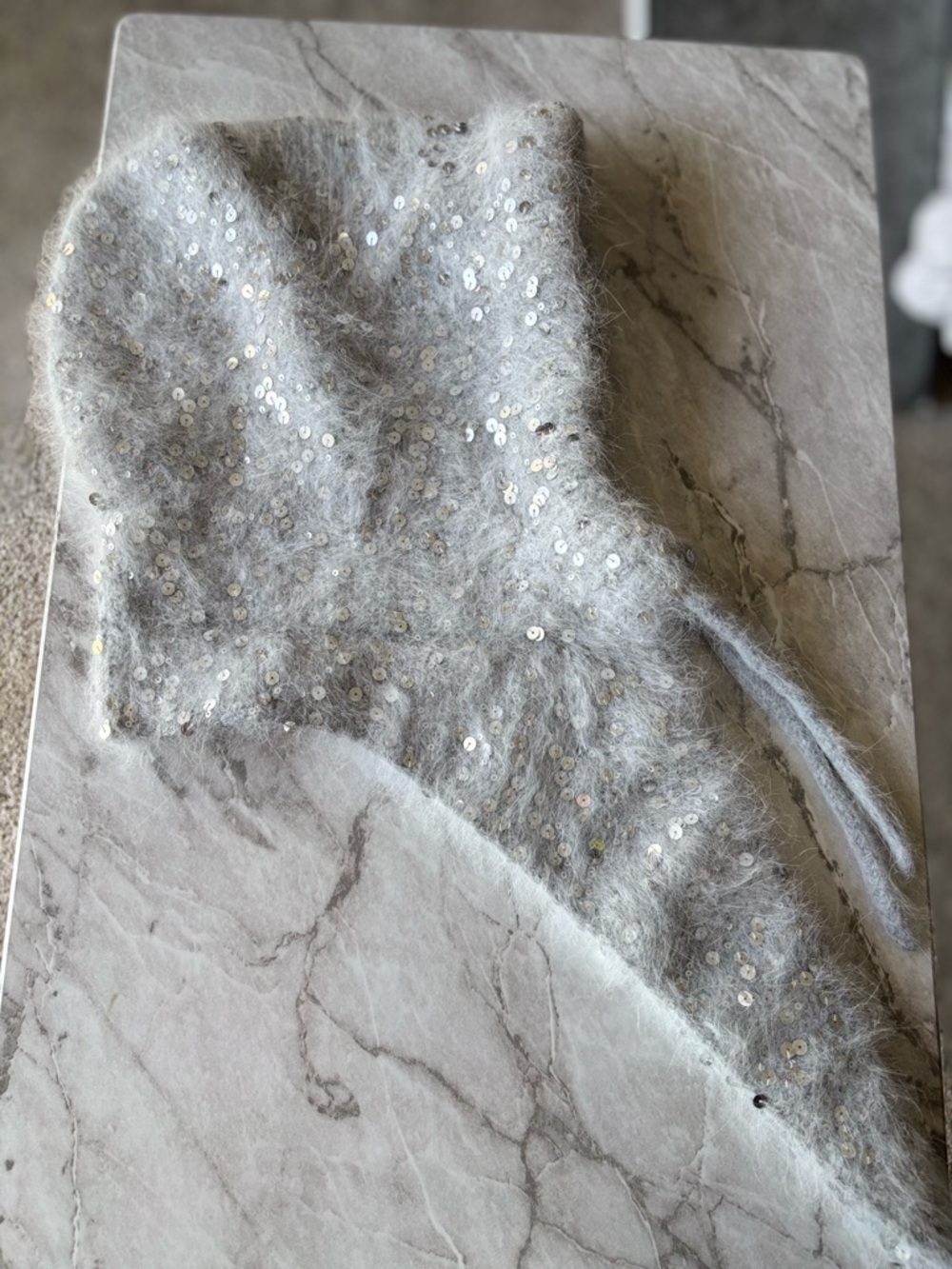 NWOT LE PETIT AGNEAU Sequin Detail Gray Hood Scarf Cashmere & Angora O/S - Picture 2 of 13